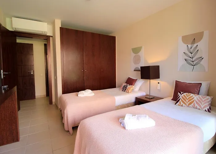 Albufeira Salgados Premium 1 With Pool By Homing